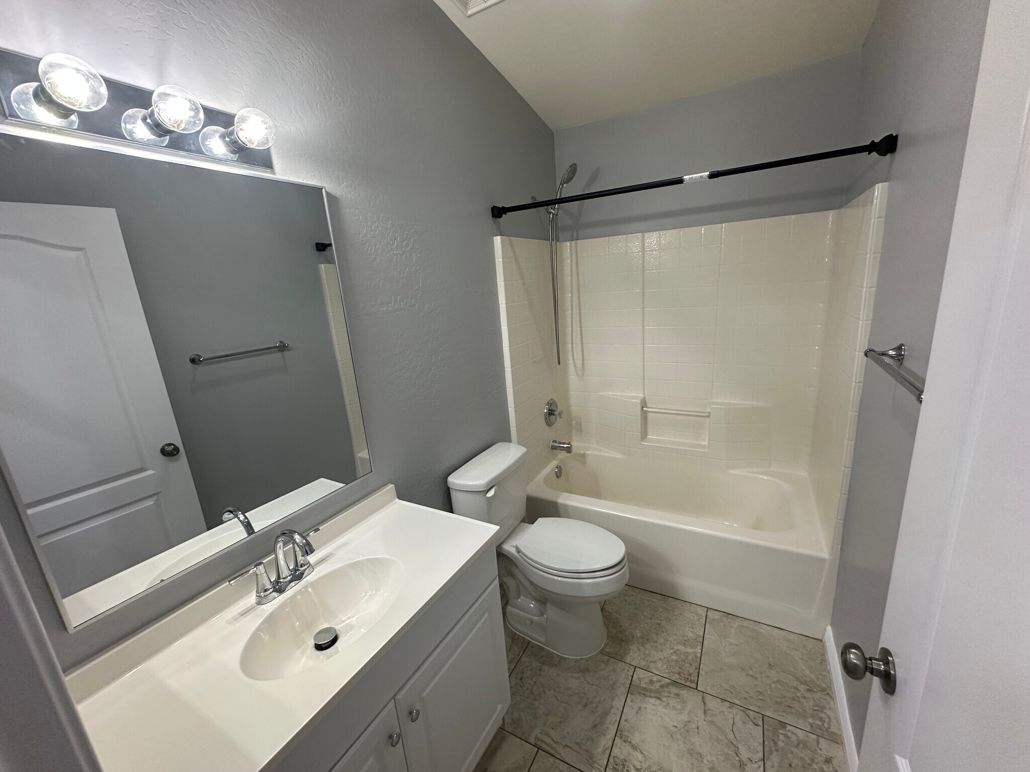 Building Photo - 17610 N 17th Pl