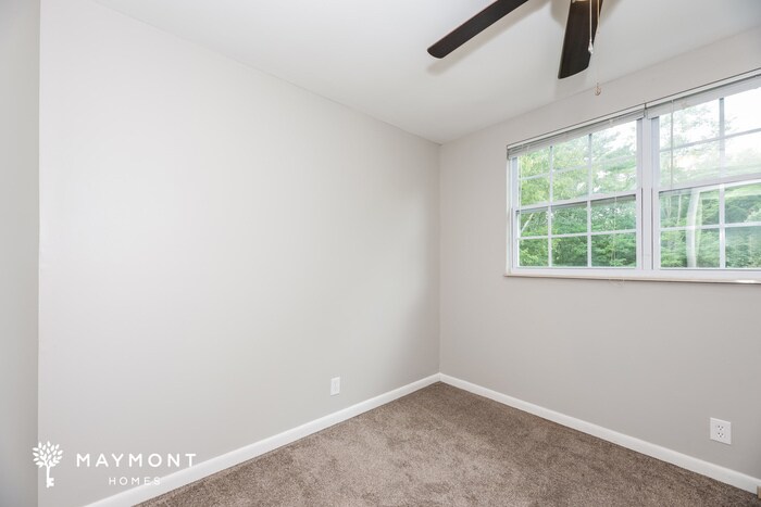 Building Photo - 324 Eulala Cir