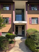 Building Photo - 2841 Windsor Dr