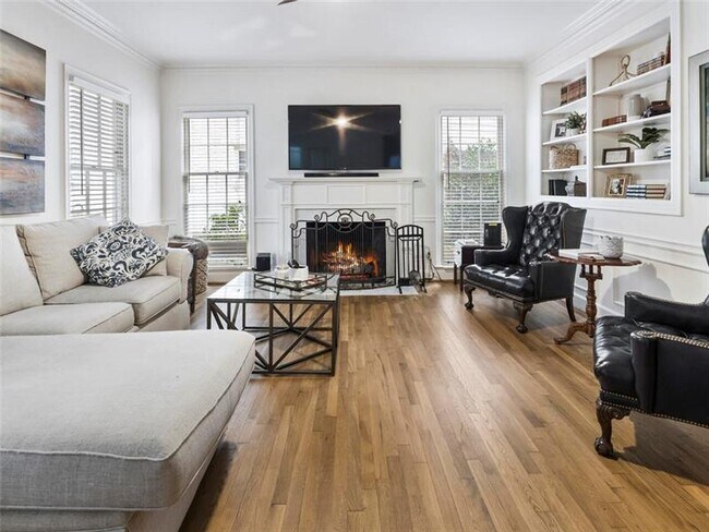 Building Photo - 1872 Wycliff Rd NW