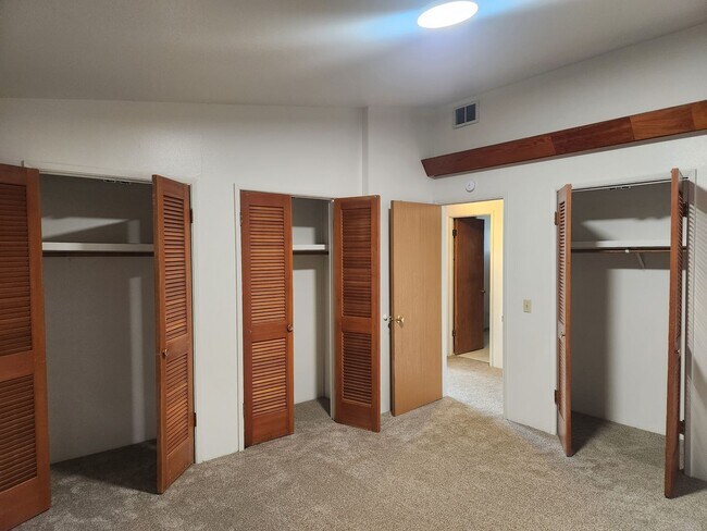 Building Photo - p513