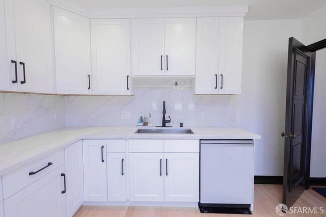 Building Photo - 212 Tocoloma Ave