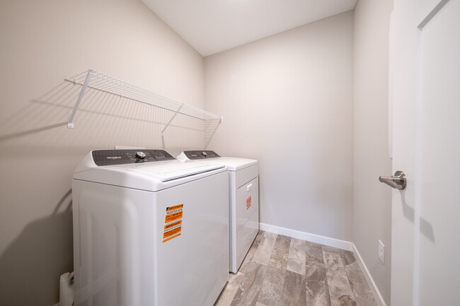 Building Photo - 15083 Athgoe Dr