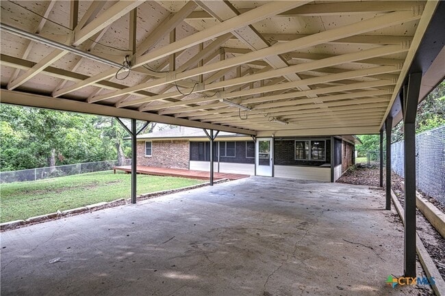 Building Photo - 7370 Nolan Bluff Rd