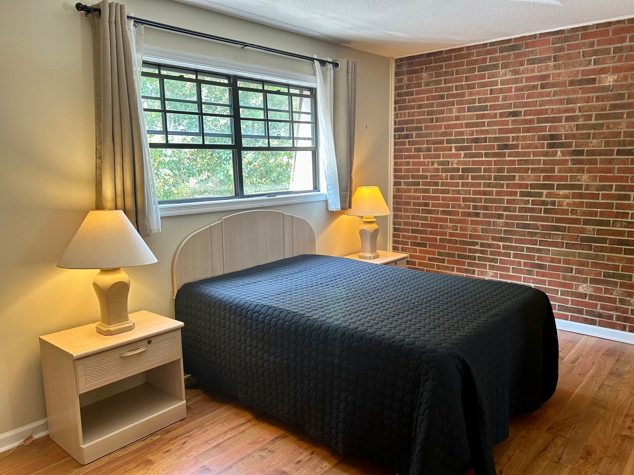 Building Photo - 807 West Trinity Avenue