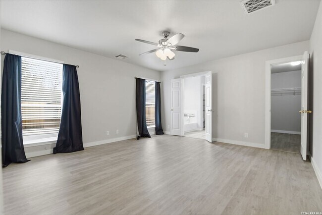 Building Photo - 414 Willow Grove Dr