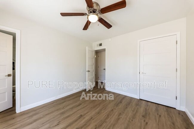 Building Photo - 333 E Cullumber Ave