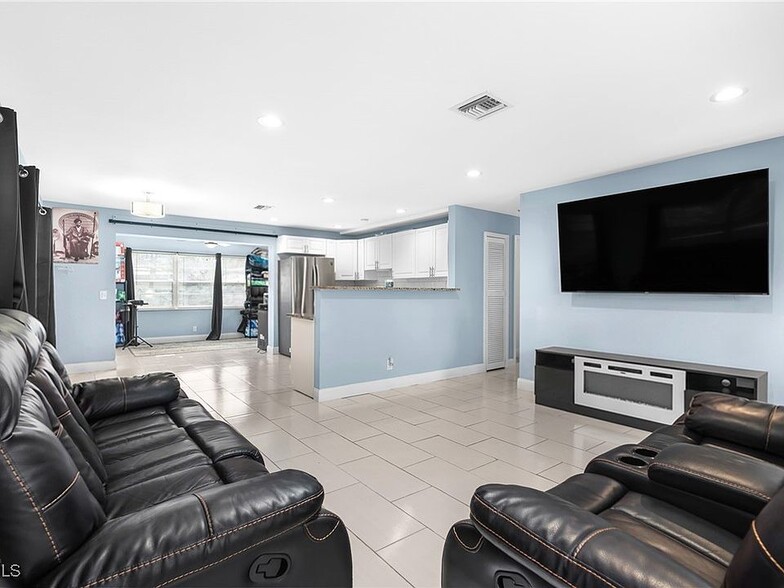 Building Photo - 1475 7th St