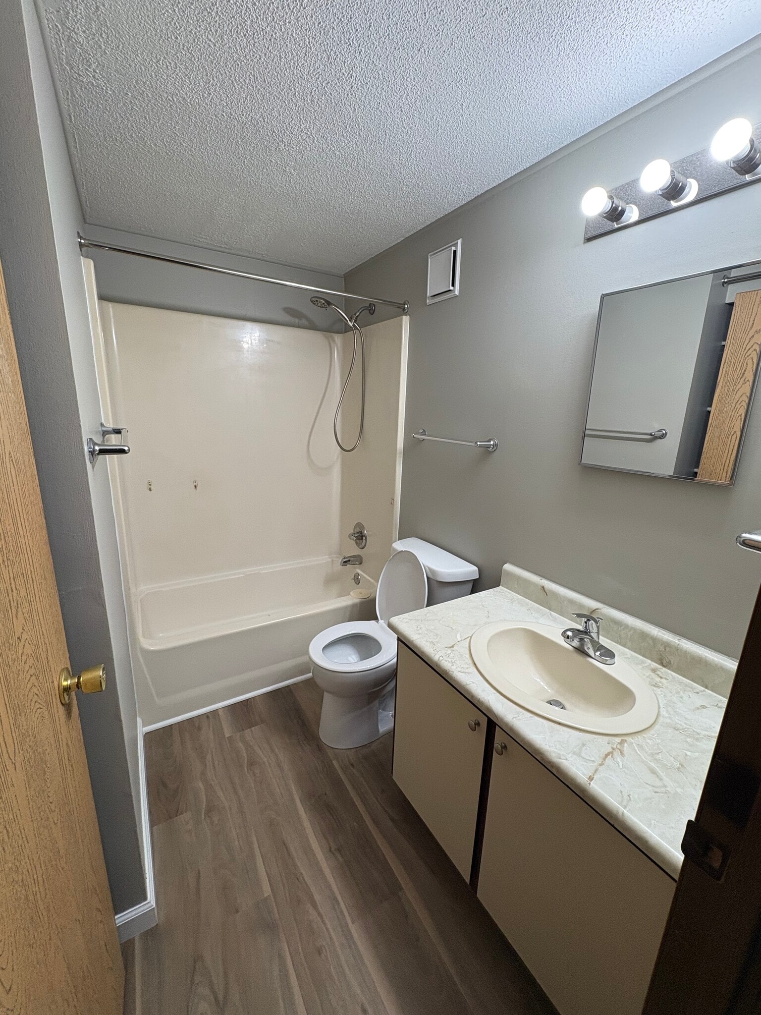 Building Photo - 310 S Pike St