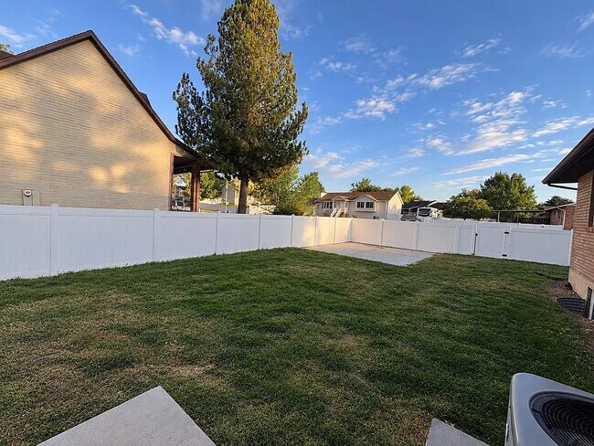 Building Photo - 1716 N 1300 W