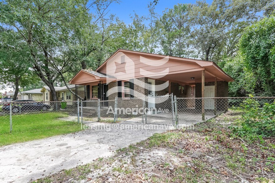 Building Photo - 144 Charmont Dr