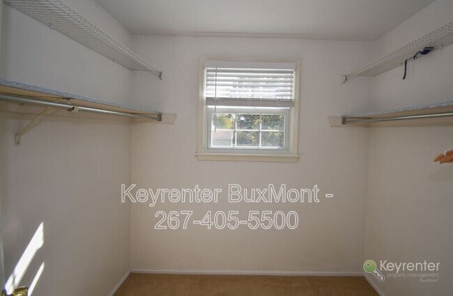 Building Photo - 5 Sandy Ridge Dr