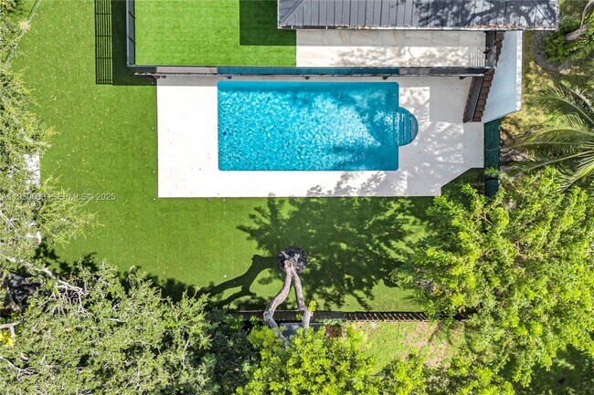 Building Photo - 11340 SW 74th Ct