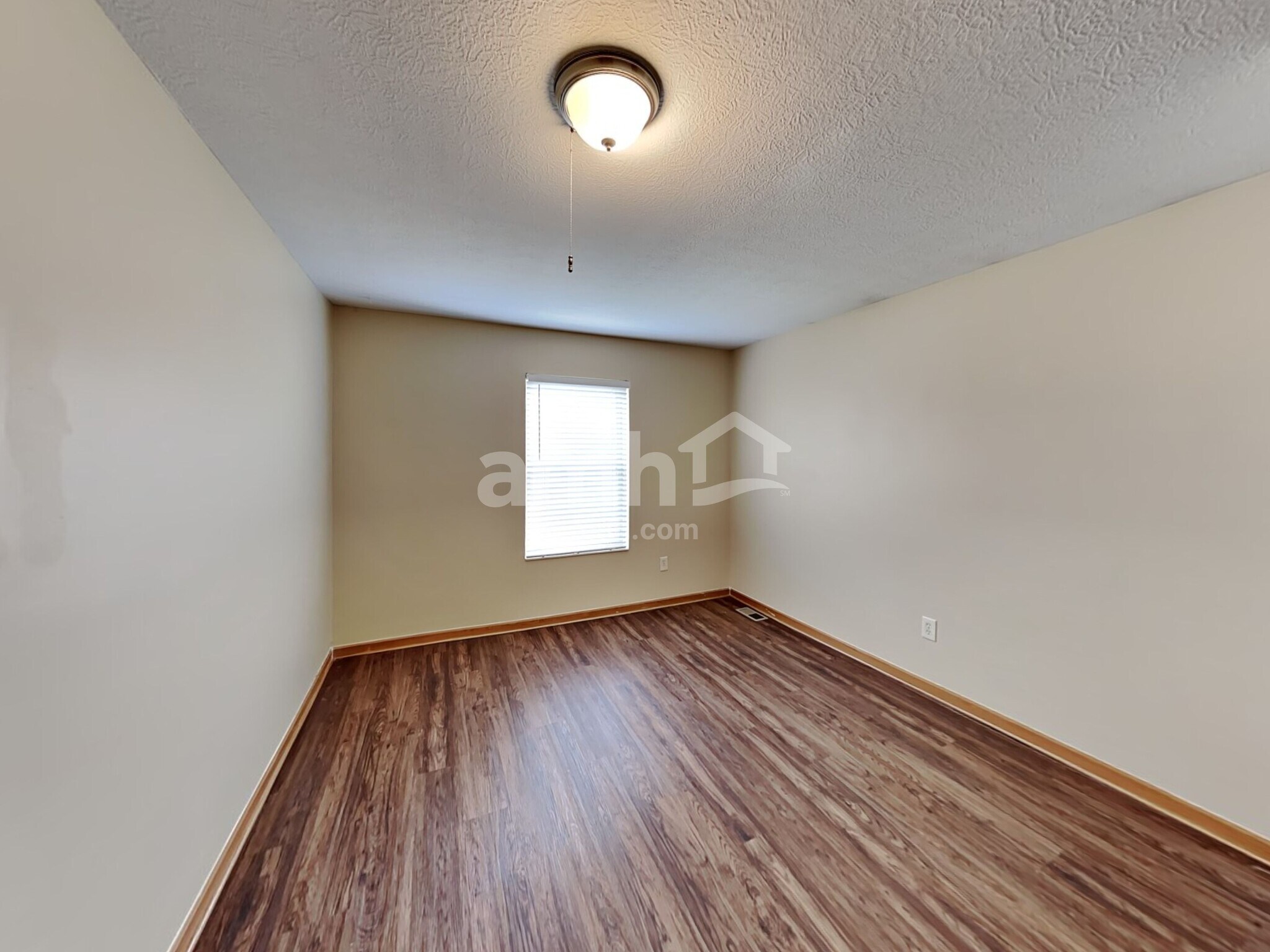 Building Photo - 5923 Aquamarine Dr