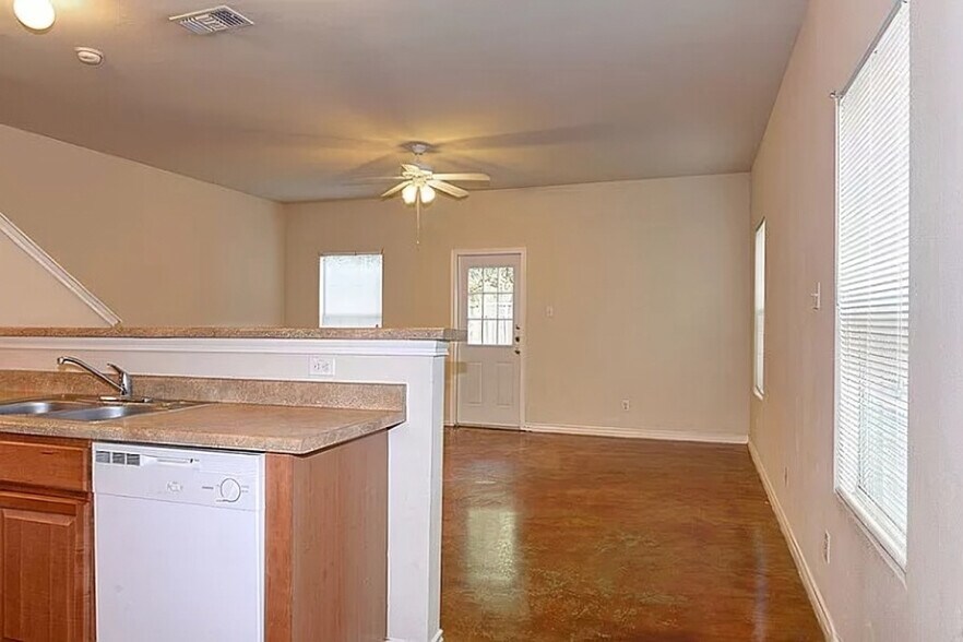 Building Photo - 7818 Kingsbury Wood