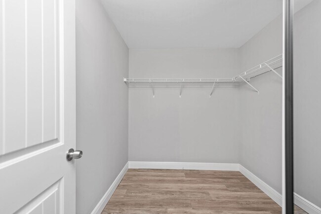 Building Photo - Charming 3-Bedroom Home in Pensacola – Clo...