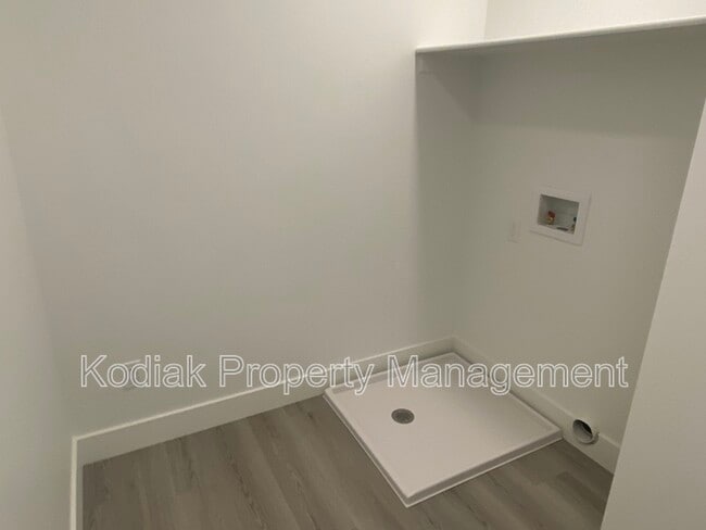 Building Photo - 1088 N 1840 W