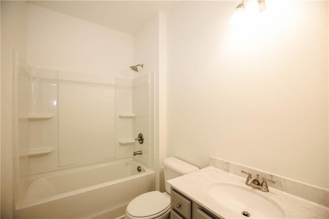 Building Photo - 124 Finley Dr