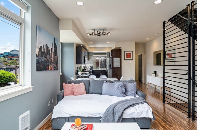 Building Photo - 1220 E Columbia St