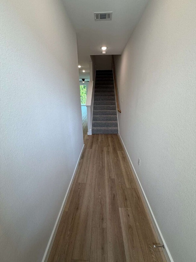 Building Photo - Fabulous 2 story 3 bedroom Tarleton Crossing townhome!