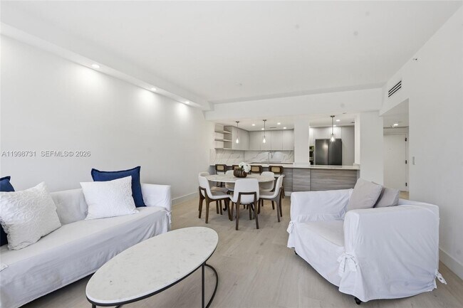 Building Photo - 251 Crandon Blvd