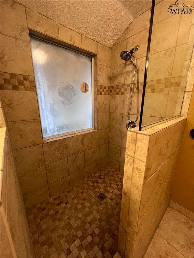 Building Photo - 6031 Van Dorn Dr