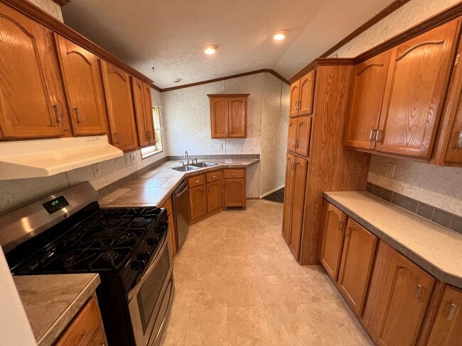 Building Photo - 3 Bedroom 2 Bath High-End Mobile Home with...
