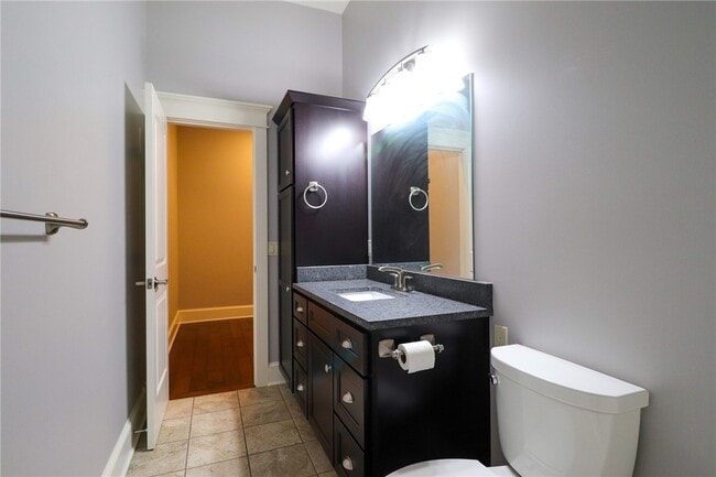 Building Photo - 64 E Market St