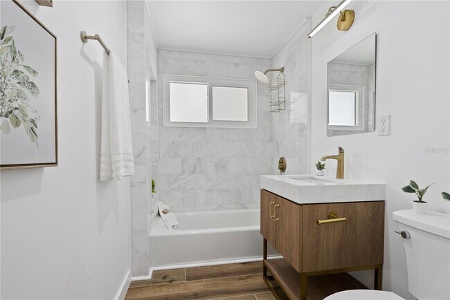 Building Photo - 4879 Commonwealth Dr