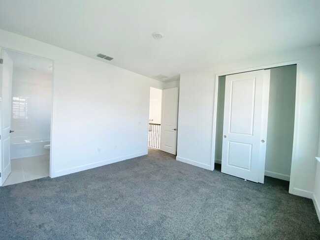 Building Photo - Winter Park  home in a Gated Community