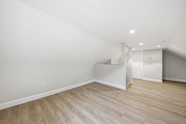 Building Photo - 33 Harvard St