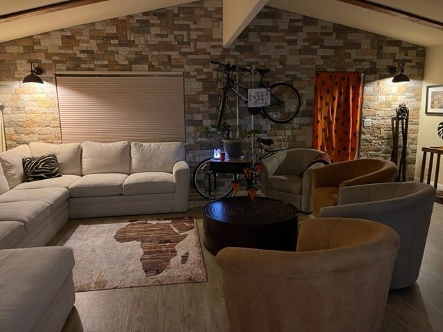 Building Photo - 19 Bradley Ln