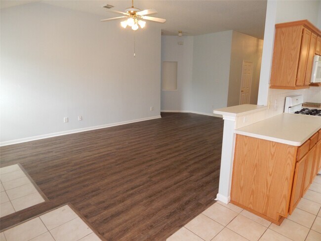 Building Photo - 6406 Horsepen Bayou Dr