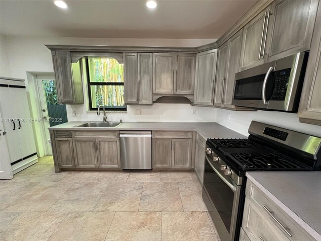 Building Photo - 4575 Post Ave