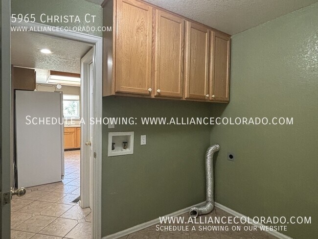 Building Photo - 5965 Christa Ct