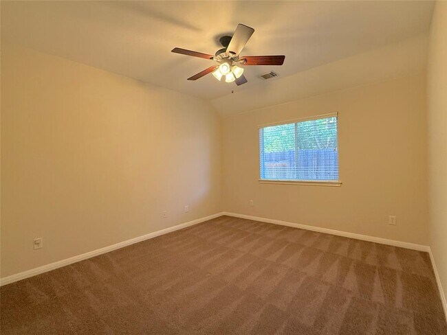 Building Photo - 2424 Arbor Dr