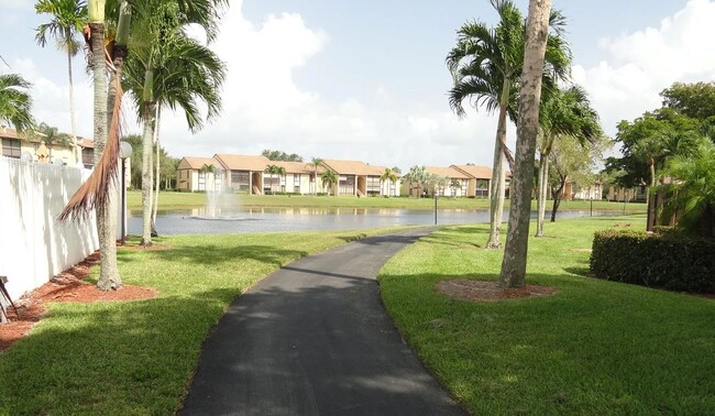 Building Photo - 802 Sky Pine Way