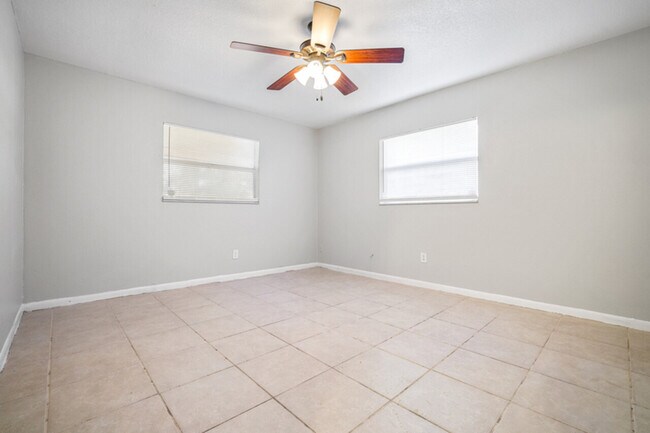 Building Photo - 449 Arapahoe Ave