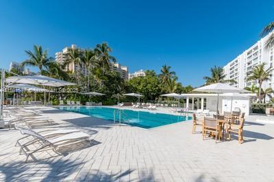 Building Photo - 609 Ocean Dr