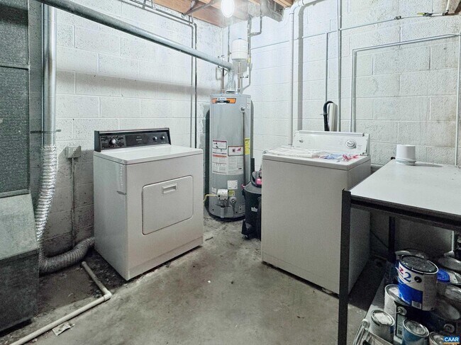 Building Photo - 2434 Arlington Blvd