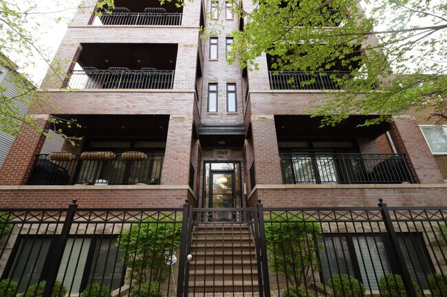 Building Photo - 2848 N Sheffield Ave