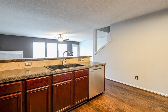 Building Photo - 4819 Fair Oak Dale Ln