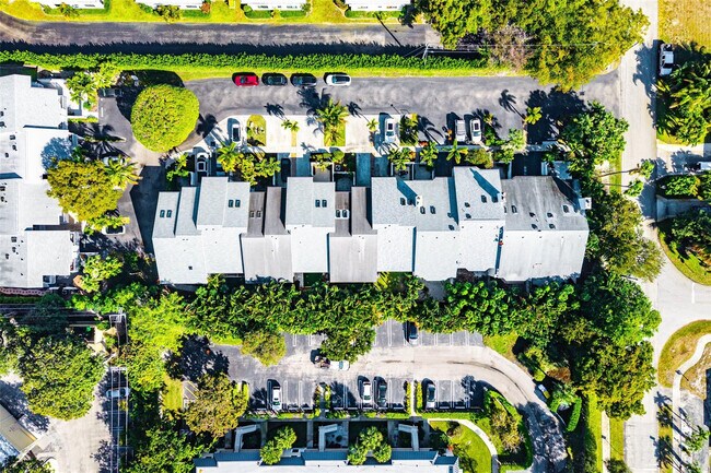Building Photo - 2940 Florida Blvd