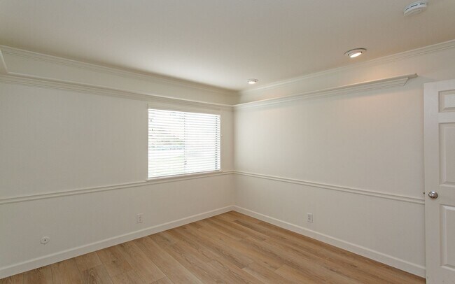 Building Photo - 7960 Represa Cir
