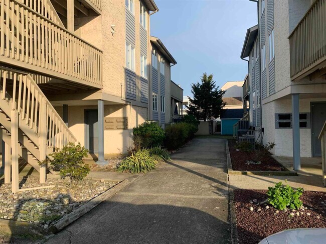 Building Photo - 4306 W Brigantine Ave