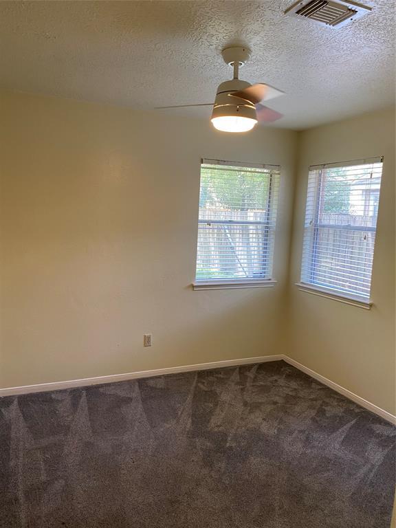 Building Photo - 3118 Lake Stream Dr