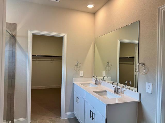 Building Photo - 685 Briar Dr