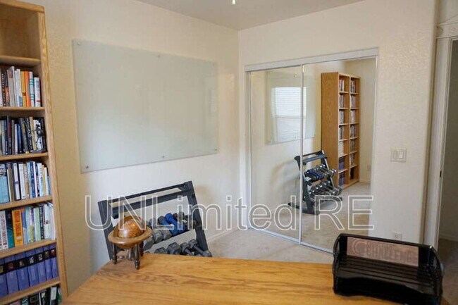 Building Photo - 4154 S Pheasant Run Dr