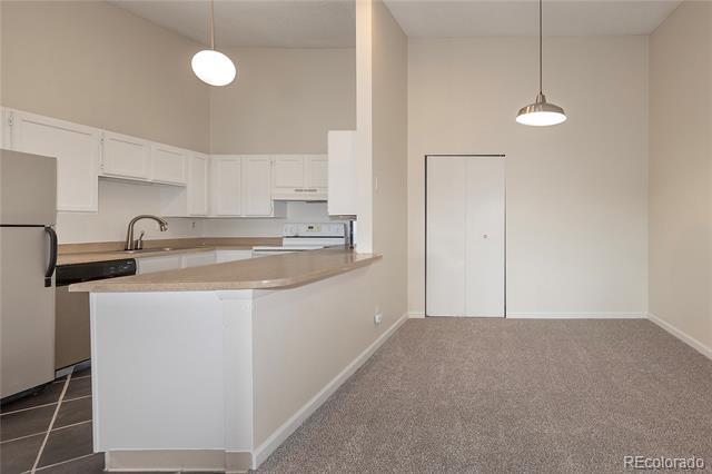 Building Photo - 2280 S Oswego Way