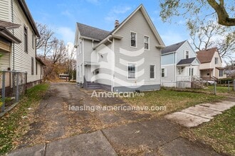 Building Photo - 183 1st St